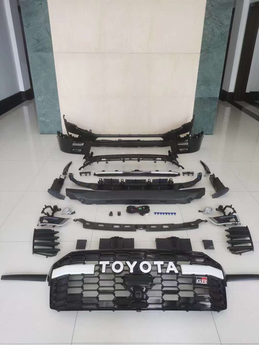 GR FACELIFT BODY KIT FOR LAND CRUISER 200 LC200