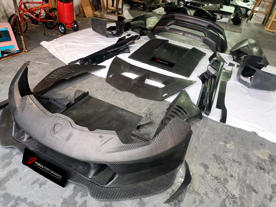 Buy Now Dry CARBON body kit for Lamborghini Huracan LP620-2 and upgrade car parts from SIR Tuning at the Best Price. Headlights, Tail lights, Bodykits, Navigations, body kit and more - Fast & Free Shipping within Europe, US & Worldwide.