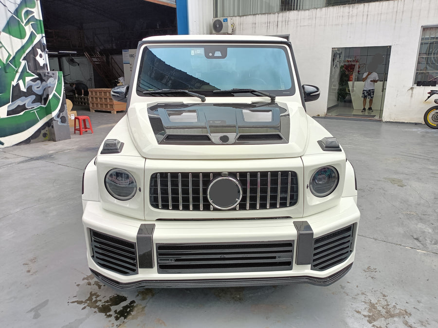 Buy Now Carbon Body Kit for Mercedes-Benz G-Class W463A W464 and upgrade car parts from SIR Tuning at the Best Price. Headlights, Tail lights, Bodykits, Navigations, Carbon body kit and more - Fast & Free Shipping within Europe, US & Worldwide.
