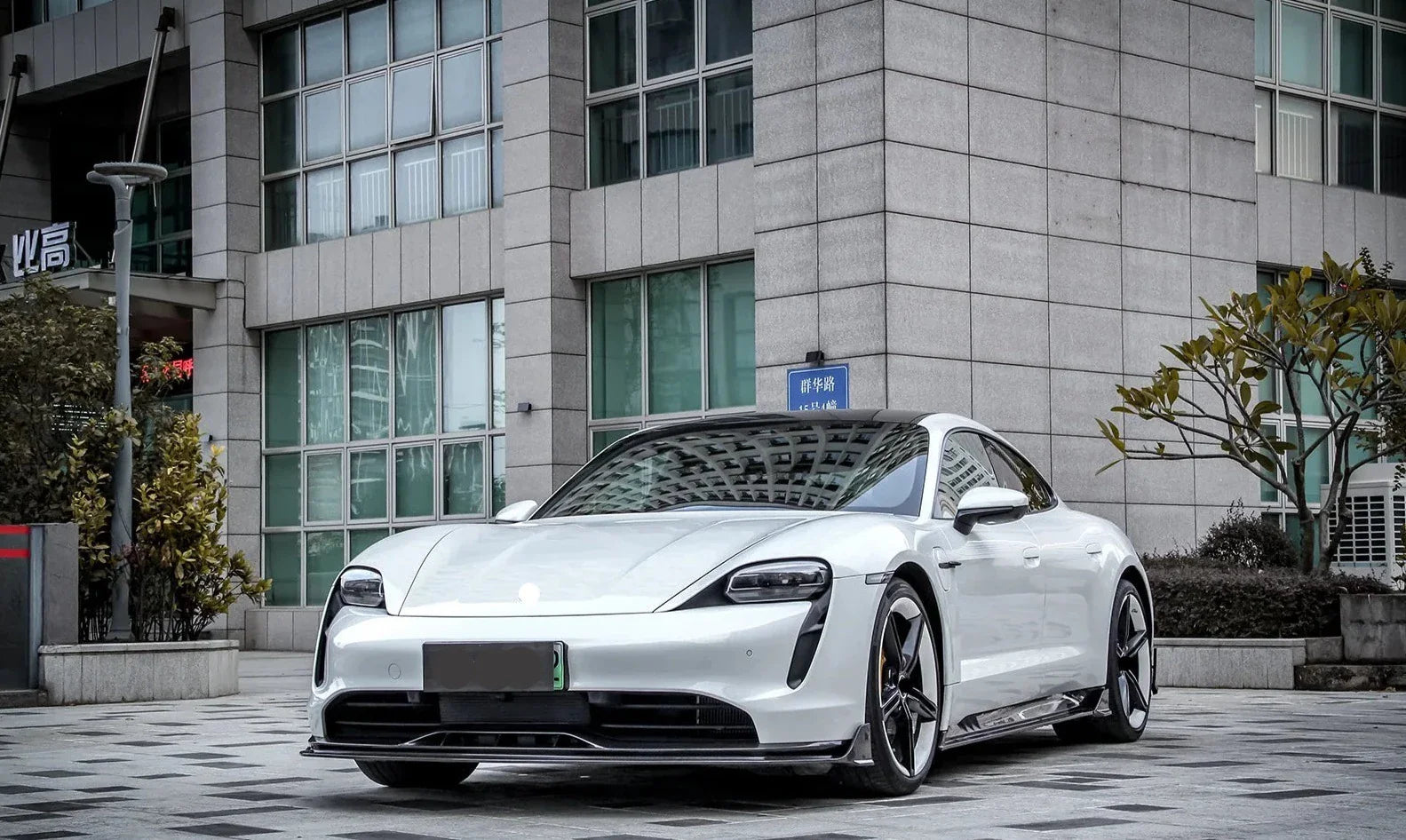 DRY CARBON BODY KIT for PORSCHE TAYCAN J1 TURBO