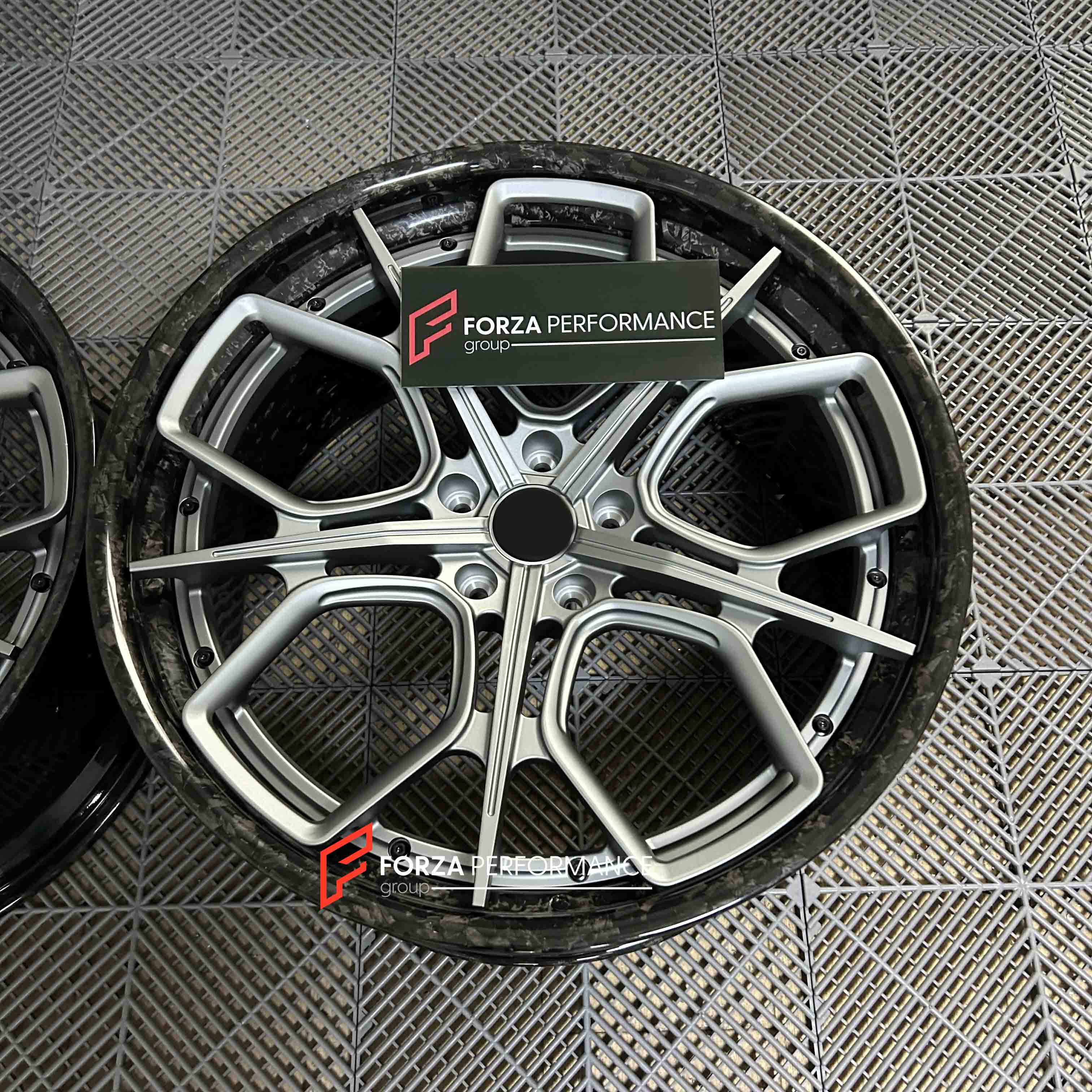 REAL FORGED CARBON 23 INCH FORGED WHEELS RIMS for ASTON MARTIN DBX 707 2023