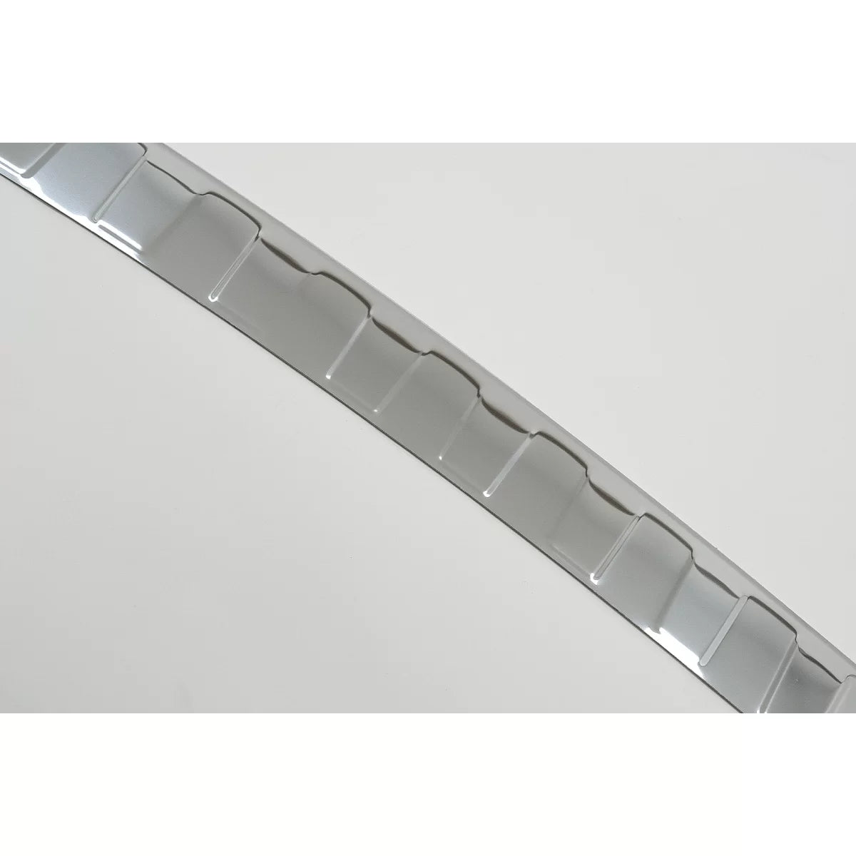 Rear Bumper Protector Sill Plate Foot Plate Aluminum Cover suitable for VW Golf VII 7 7.5 5G Hatchback (2012-2019) – product 