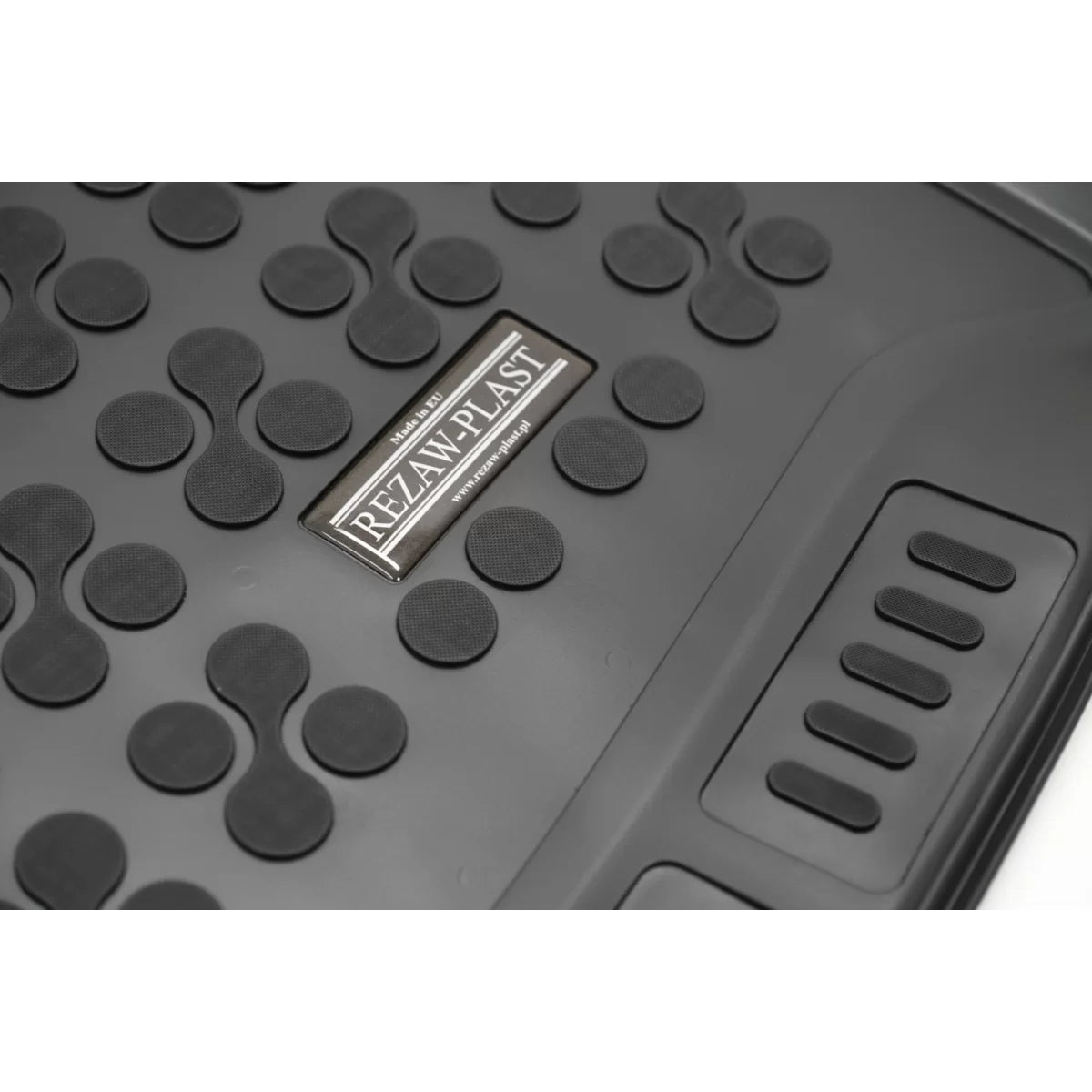 Rubber Trunk Mat Black suitable for Skoda OCTAVIA IV Station Wagon (2019-up) – product image 1