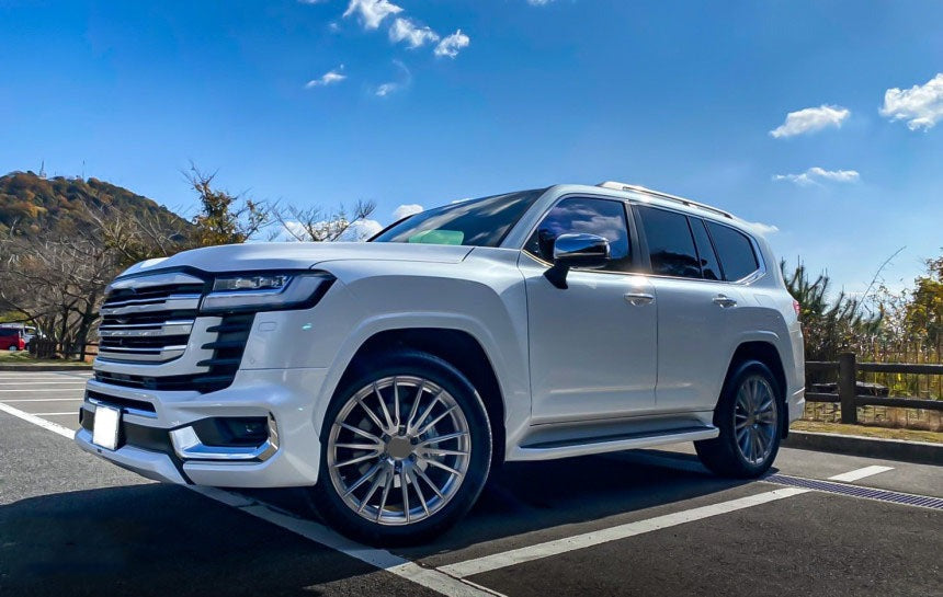 Buy Now 20 INCH FORGED WHEELS RIMS for TOYOTA LAND CRUISER 300 LC 300 V3 and upgrade car parts from SIR Tuning at the Best Price. Headlights, Tail lights, Bodykits, Navigations, Gallery and more - Fast & Free Shipping within Europe, US & Worldwide.