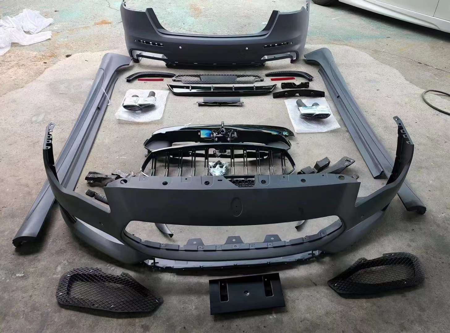 TROFEO BODY KIT FOR MASERATI QUATTROPORTE M156 2020+